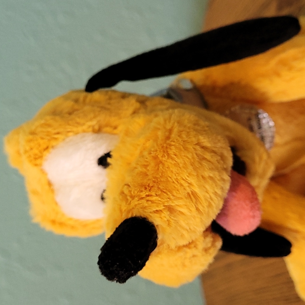 Disney Dream Friends Pluto stuffed animal Very good condition